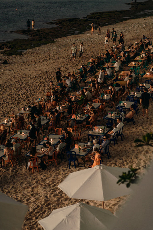 Beach Dining with Friends Coordinating Outfits Tips
