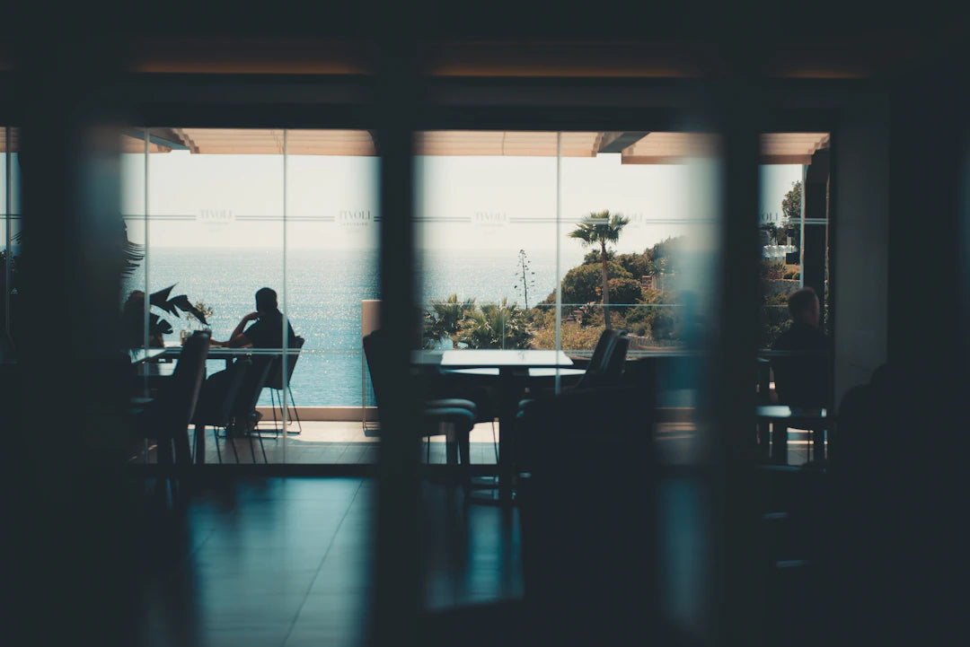 Bridging Casual and Formal Dress Codes at Coastal Restaurants