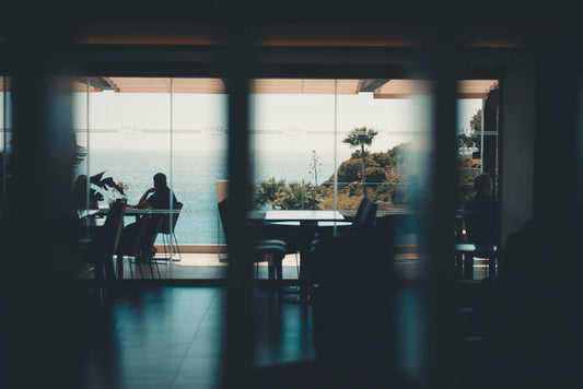 Bridging Casual and Formal Dress Codes at Coastal Restaurants