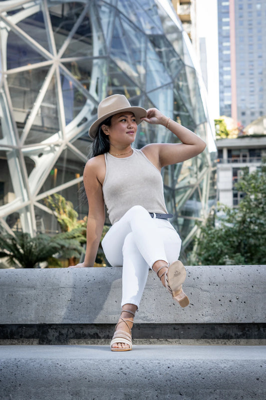 Stylish Yet Comfortable Summer Pants for Dining by the Ocean