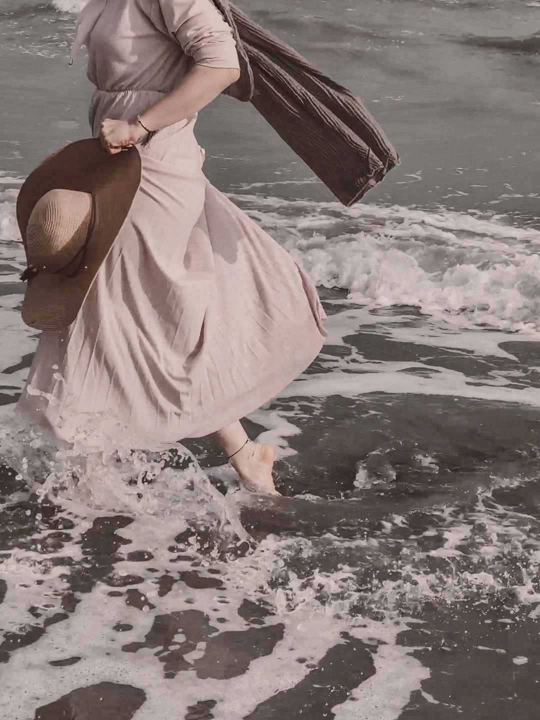 Seasonal Trends for Ocean Side Dining Outfits