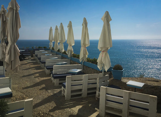 Beachy Colors and Patterns for Ocean Dining Bliss