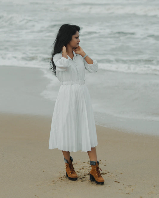 Choose the Perfect Outfit for a Beachside Meal