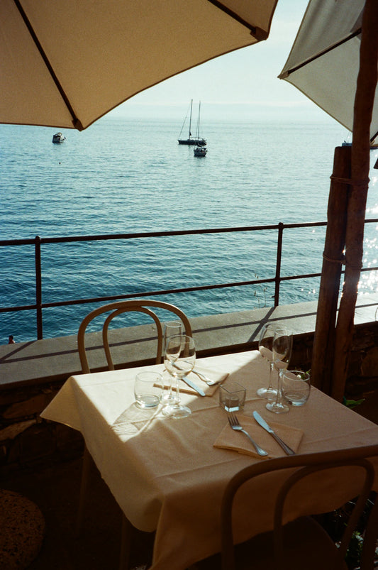 The Comfort of Fabric in Ocean View Dining Experiences