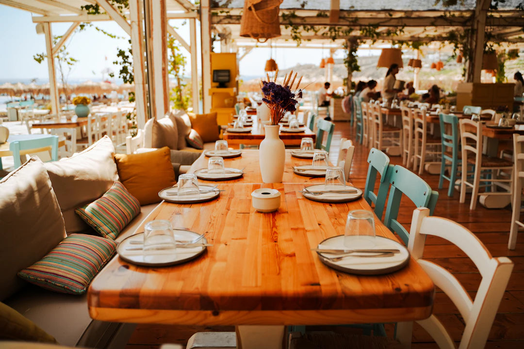 Mastering Dress Codes at Coastal Eateries