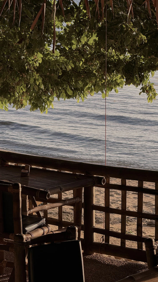 Dining Attire The Cultural Influence at Oceanfront Locations