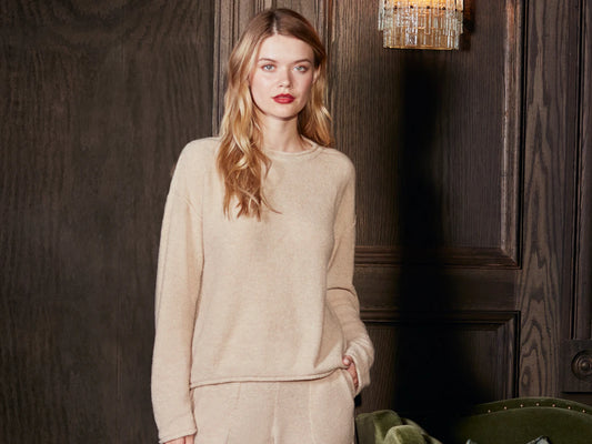 Stylish Casual Pants for Ocean View Dining Outings